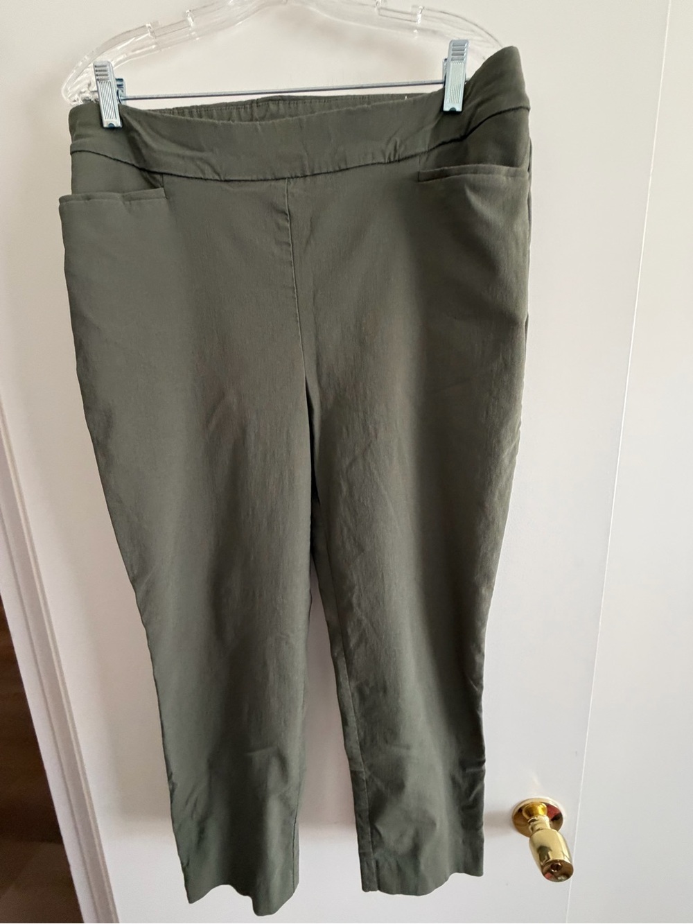 Chico's Olive Cropped Pull-On Straight Pants